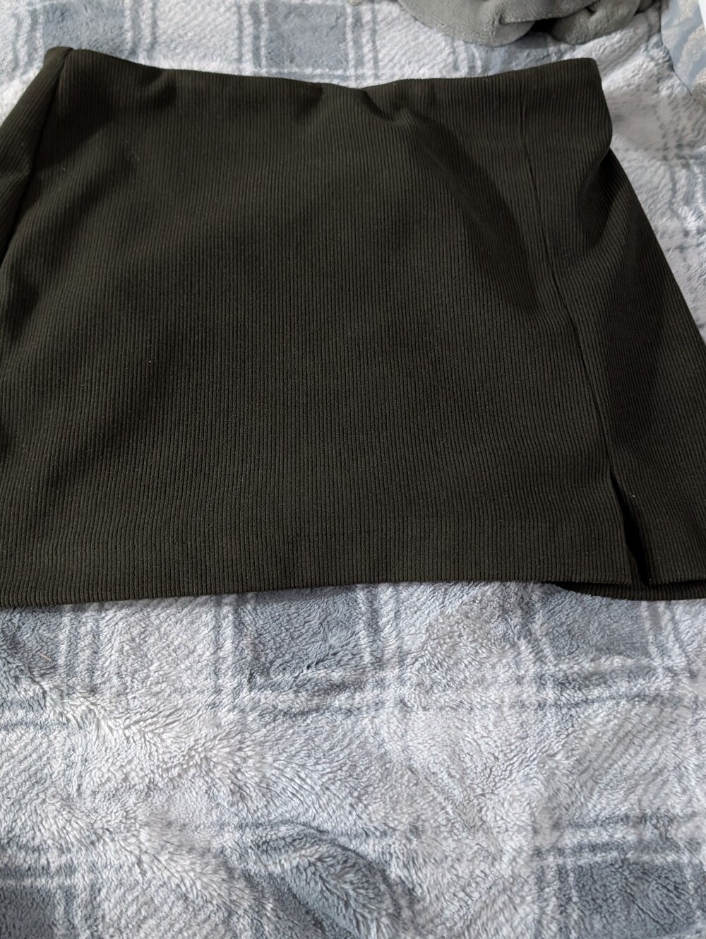 House of Harlow 1960 Olive Ribbed Mini Skirt Size M